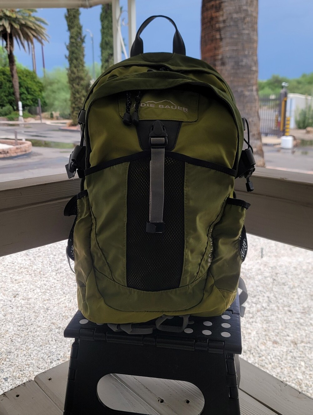 Eddie Bauer Trailhead Olive Green and Black Hiking Backpack